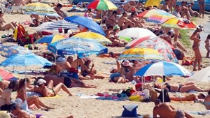 AKTOB: Antalya'ya gelen yabancı turist sayısı azaldı