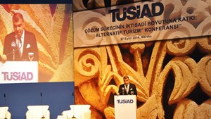 Tarkan Kadooğlu Mardin'de Alternatif Turizm Konferansı'nda Konuştu