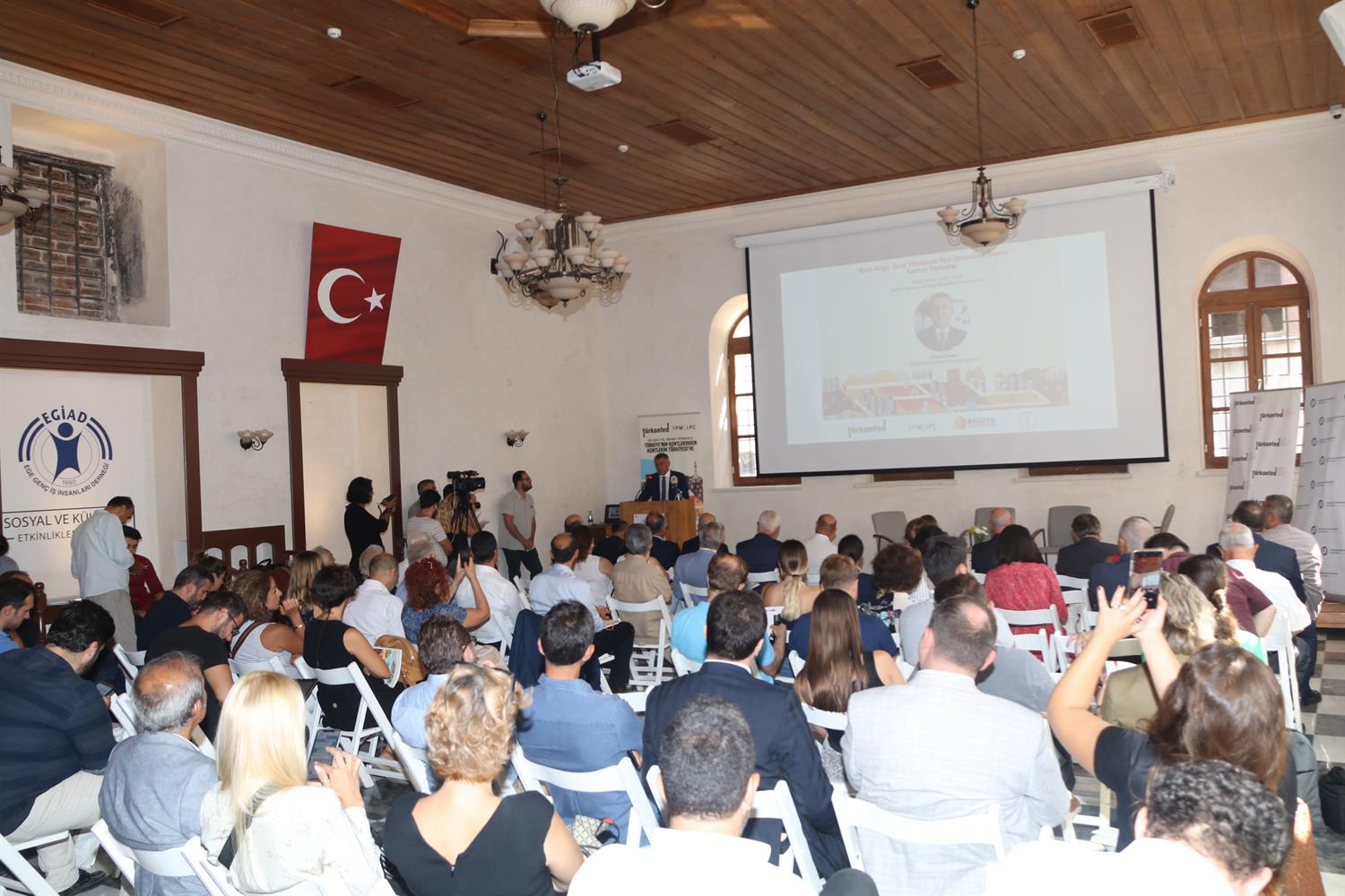Kent-Bölge: Yönetimde Yeni Dinamikler Rapor Toplantısı / 4 Eylül 2019 - İzmir - 14