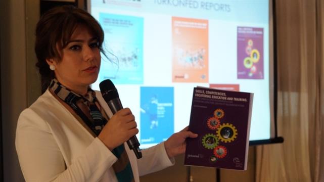 Genel Sekreter Yardımcısı Betül Çelikkaleli, Tunus'ta “Sosyal Piyasa Ekonomisi” çalıştayına katıldı